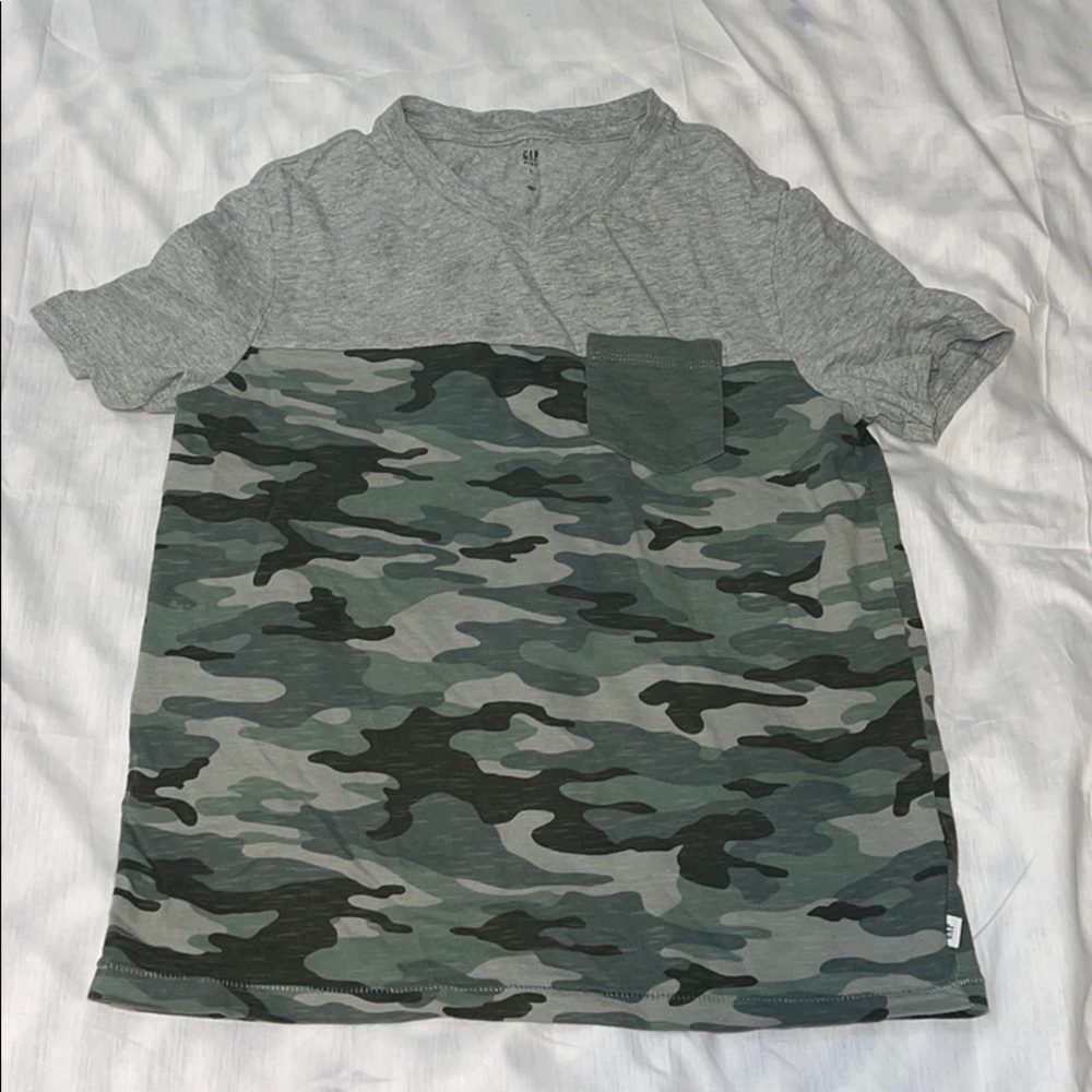 Gap youth t shirt